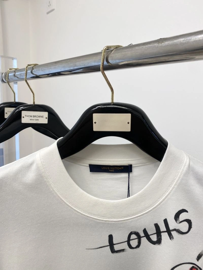 Louis Vuitton T-Shirts Contemporary 135484