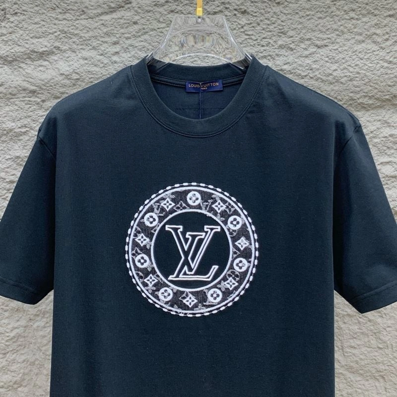 Cozy Louis Vuitton T-Shirts 135445