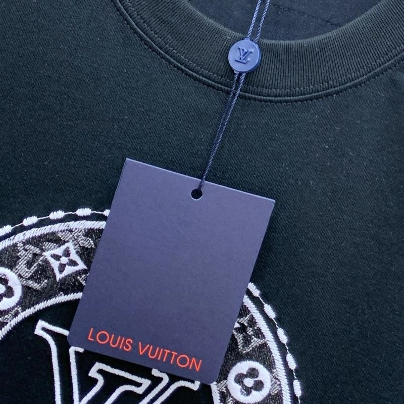 Cozy Louis Vuitton T-Shirts 135445