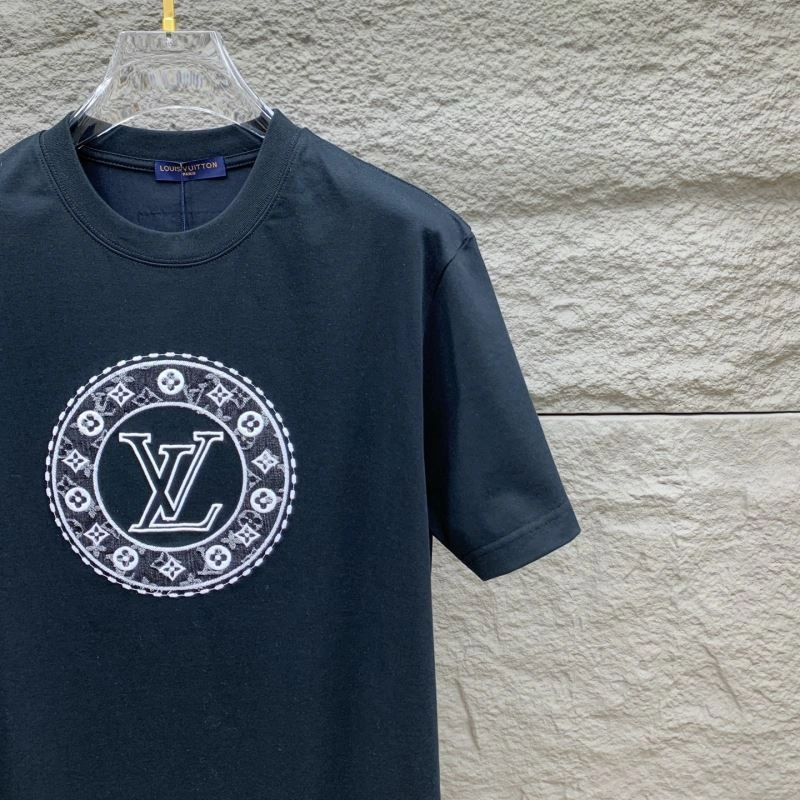 Cozy Louis Vuitton T-Shirts 135445