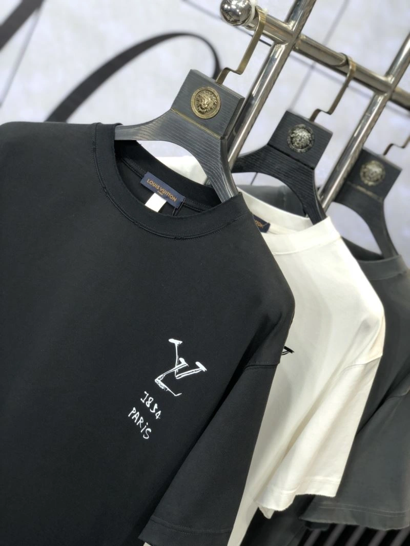 Stylish Louis Vuitton T-Shirts 135434