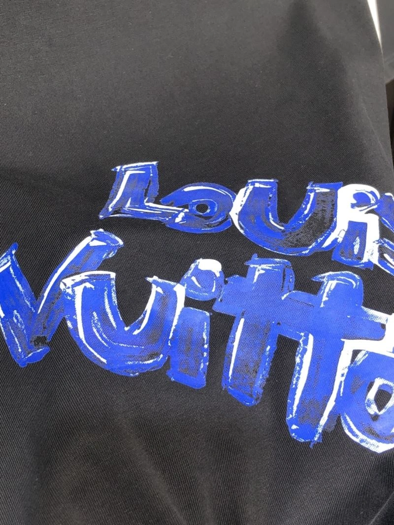 Stylish Louis Vuitton T-Shirts 135434