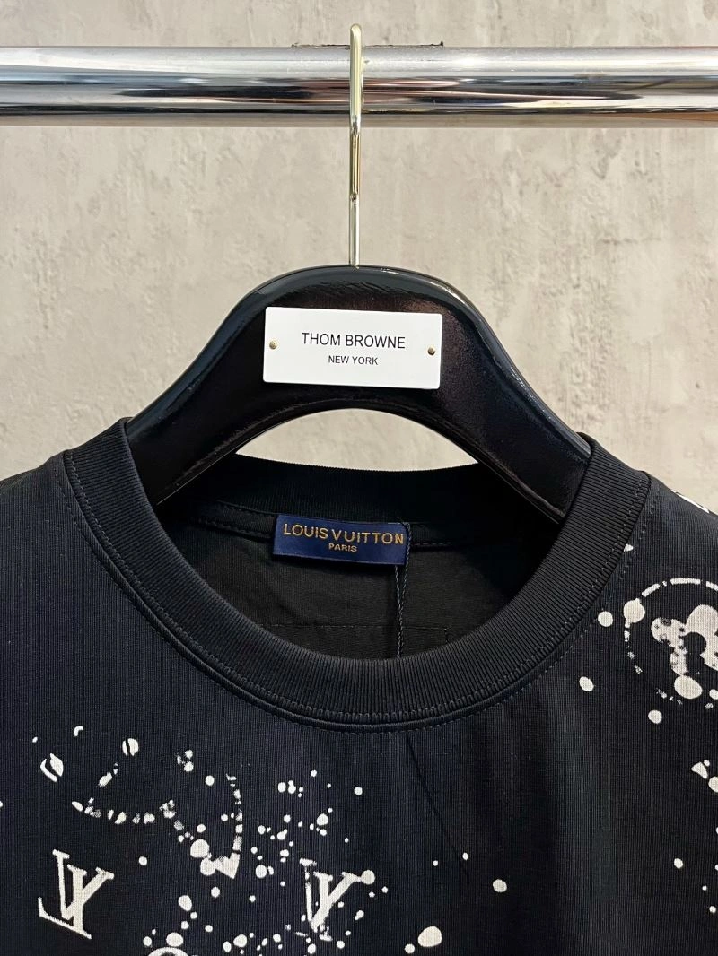 Durable Louis Vuitton T-Shirts 135464