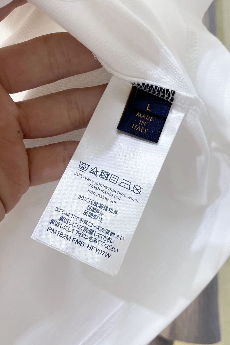 Louis Vuitton T-Shirts TimelessDesign 135460