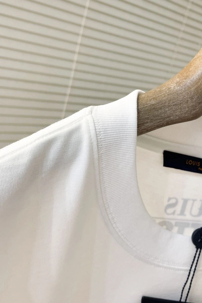 Louis Vuitton T-Shirts TimelessDesign 135460