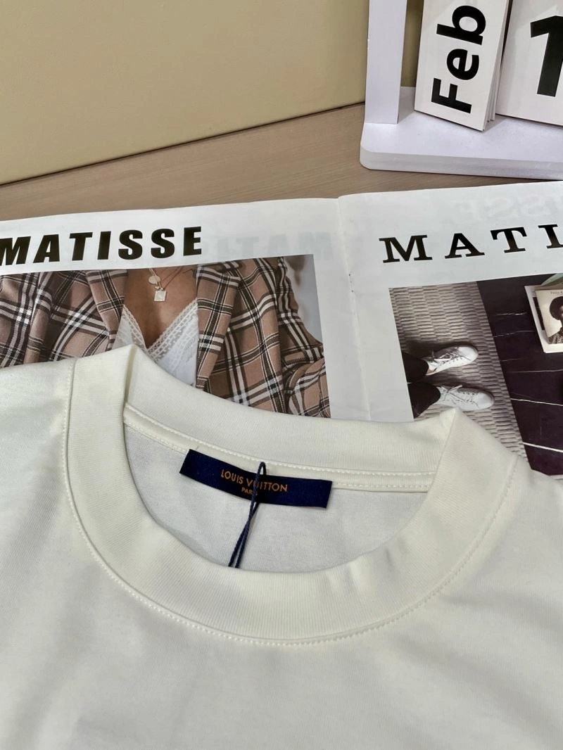 Louis Vuitton T-Shirts Flexible 135432