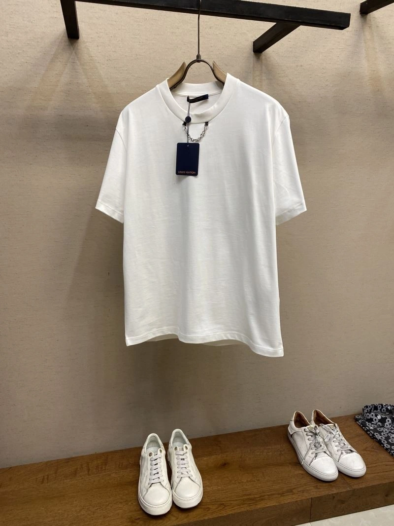 Louis Vuitton T-Shirts FashionForward 135431