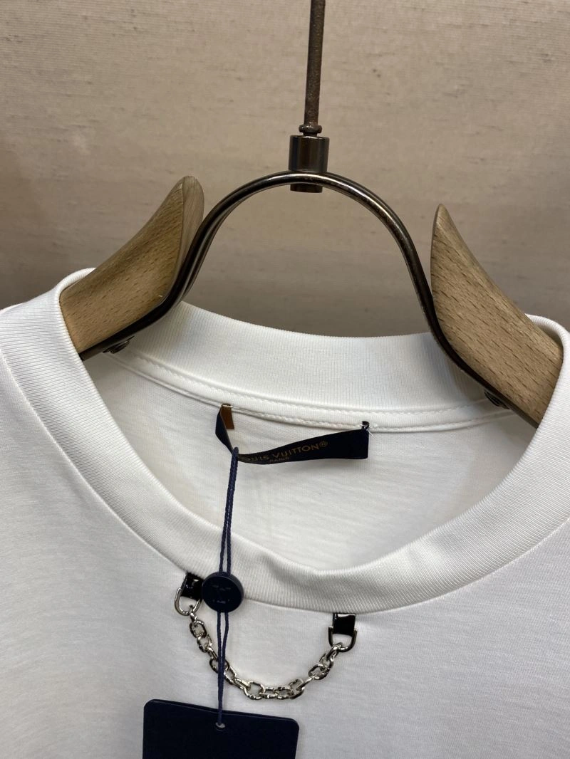 Louis Vuitton T-Shirts FashionForward 135431