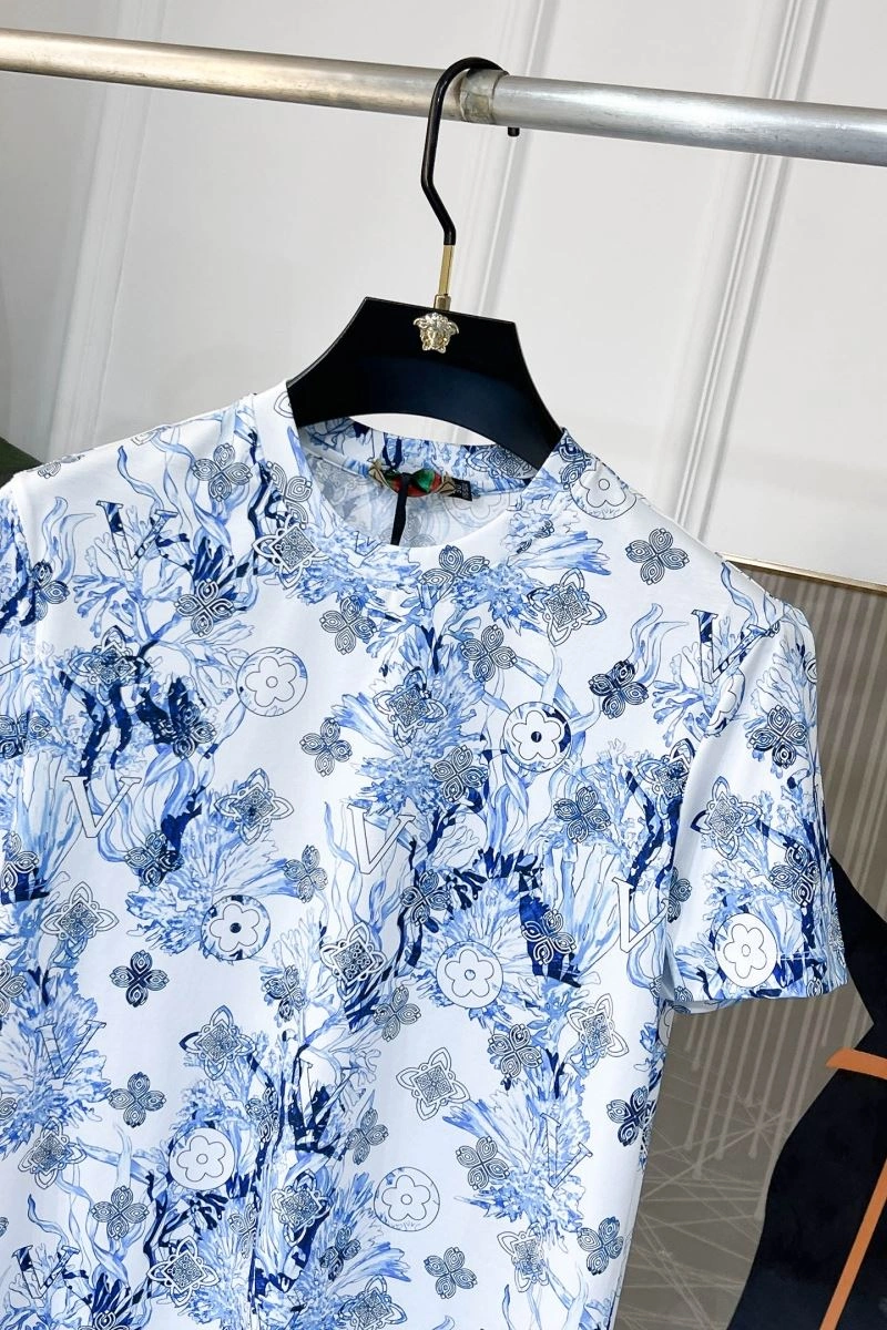 Louis Vuitton T-Shirts Sophisticated 135467