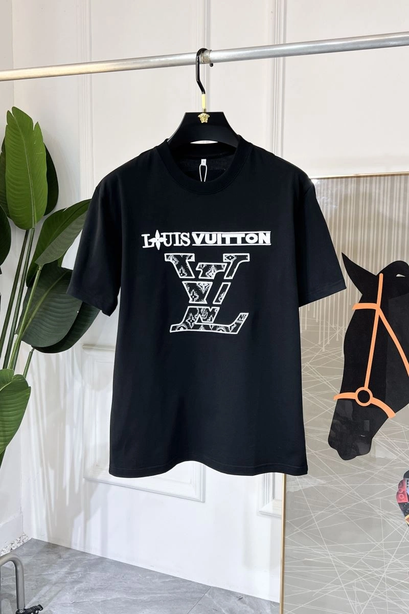 Cozy Louis Vuitton T-Shirts 135428