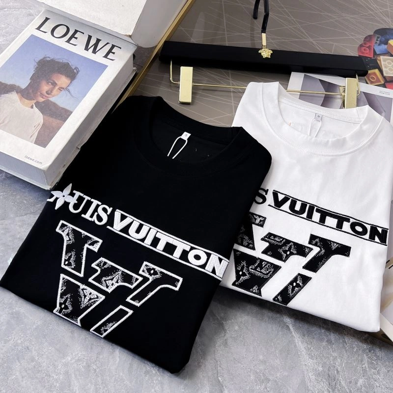 Cozy Louis Vuitton T-Shirts 135428
