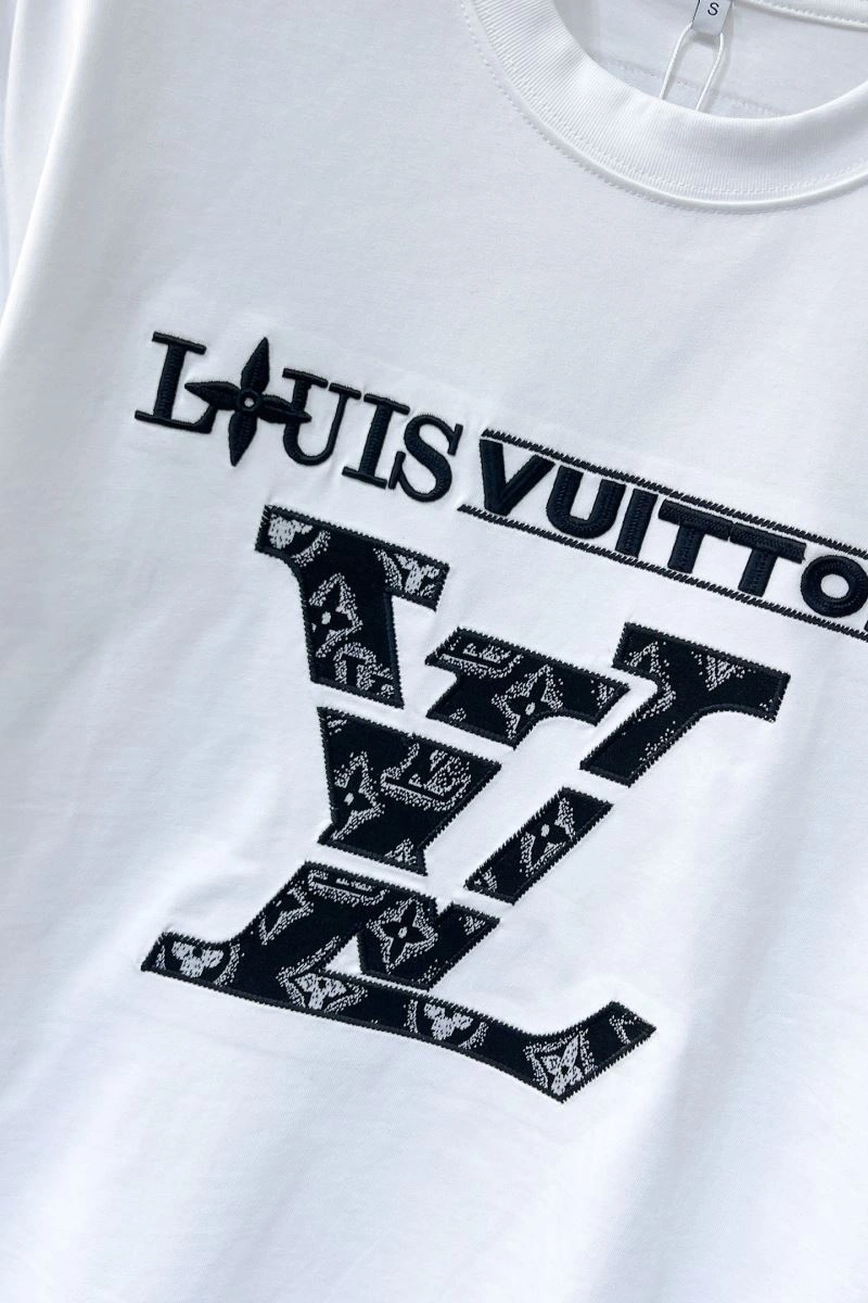 Cozy Louis Vuitton T-Shirts 135428