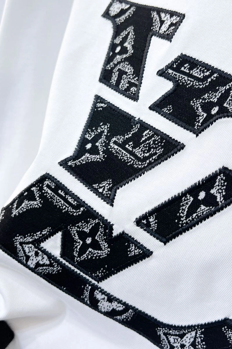 Cozy Louis Vuitton T-Shirts 135428