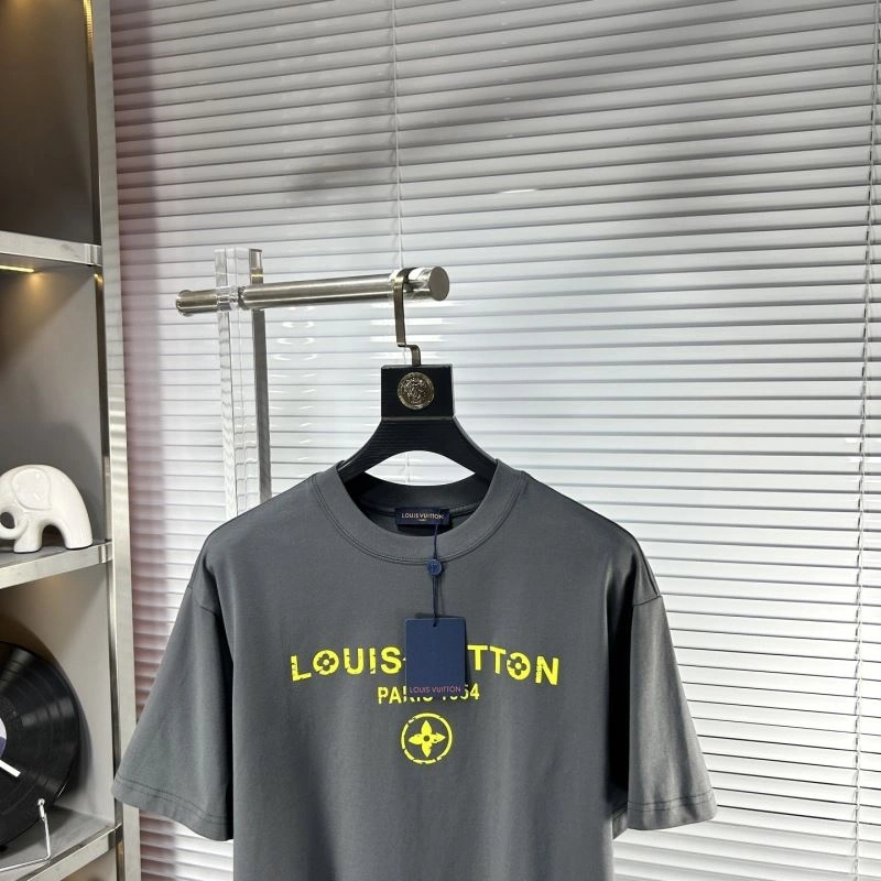 SmoothTexture Louis Vuitton T-Shirts 135419