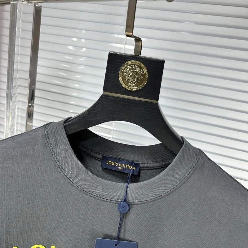 SmoothTexture Louis Vuitton T-Shirts 135419