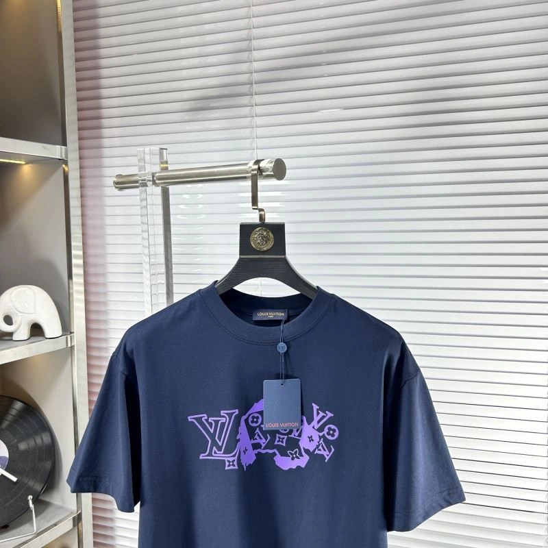 Louis Vuitton T-Shirts Fashionable 135408