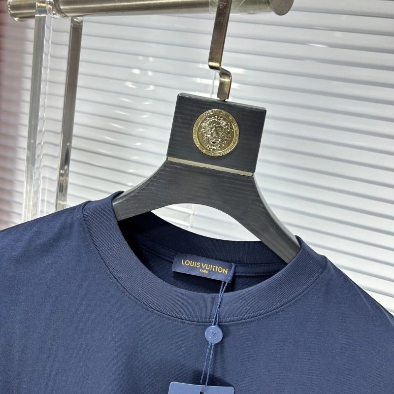 Louis Vuitton T-Shirts Fashionable 135408