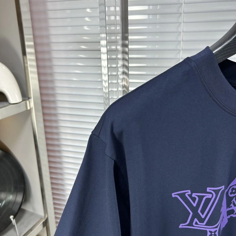 Louis Vuitton T-Shirts Fashionable 135408