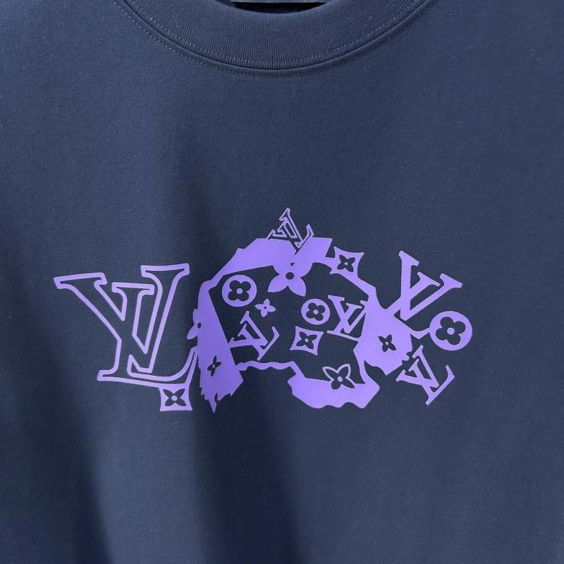 Louis Vuitton T-Shirts Fashionable 135408
