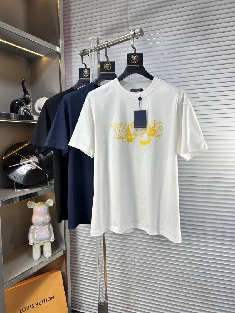 Louis Vuitton T-Shirts Fashionable 135408