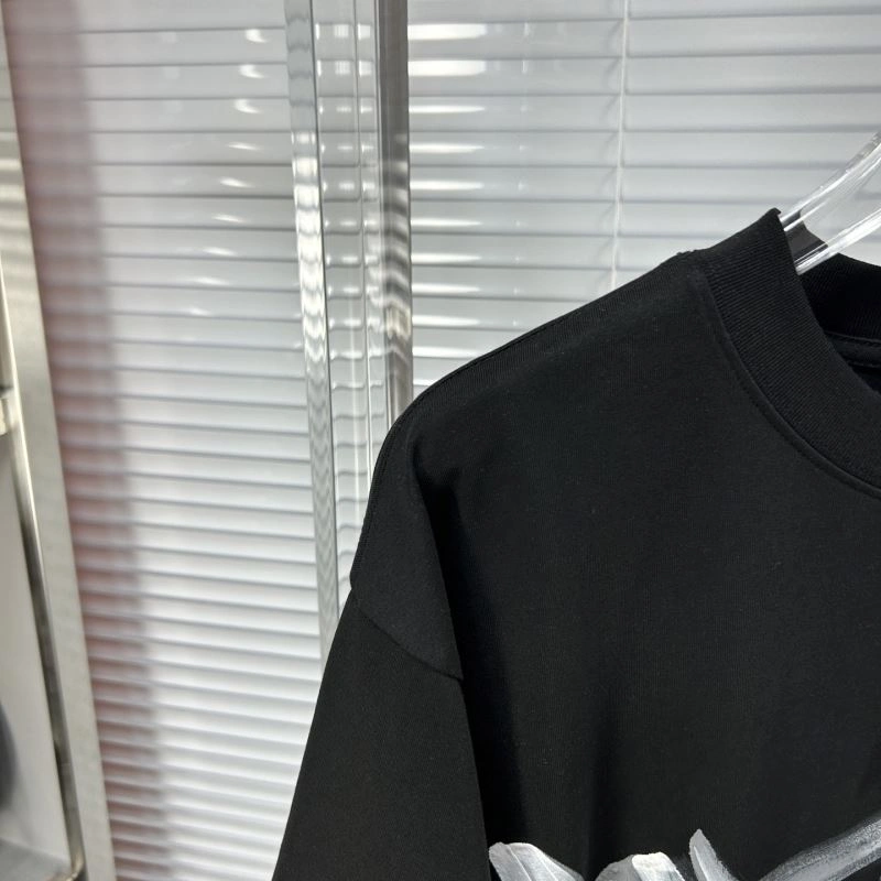 Snug Louis Vuitton T-Shirts 135418
