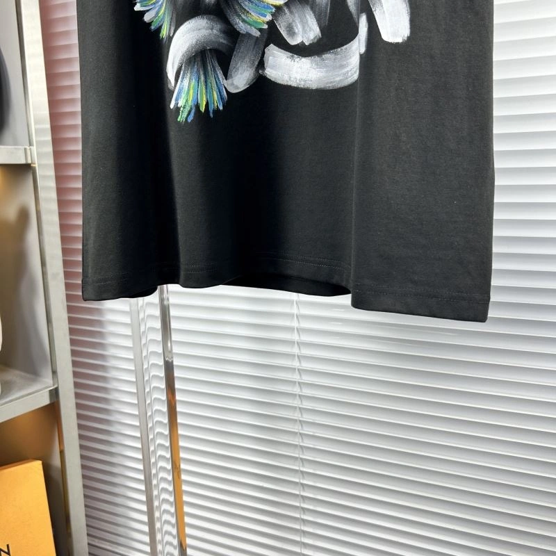 Snug Louis Vuitton T-Shirts 135418