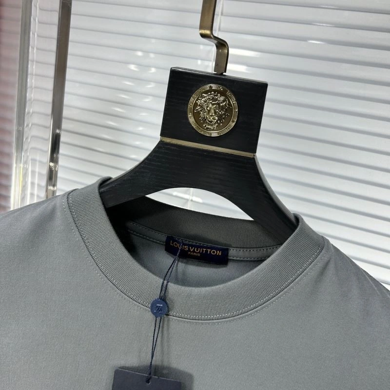 Louis Vuitton T-Shirts WeatherProof 135404