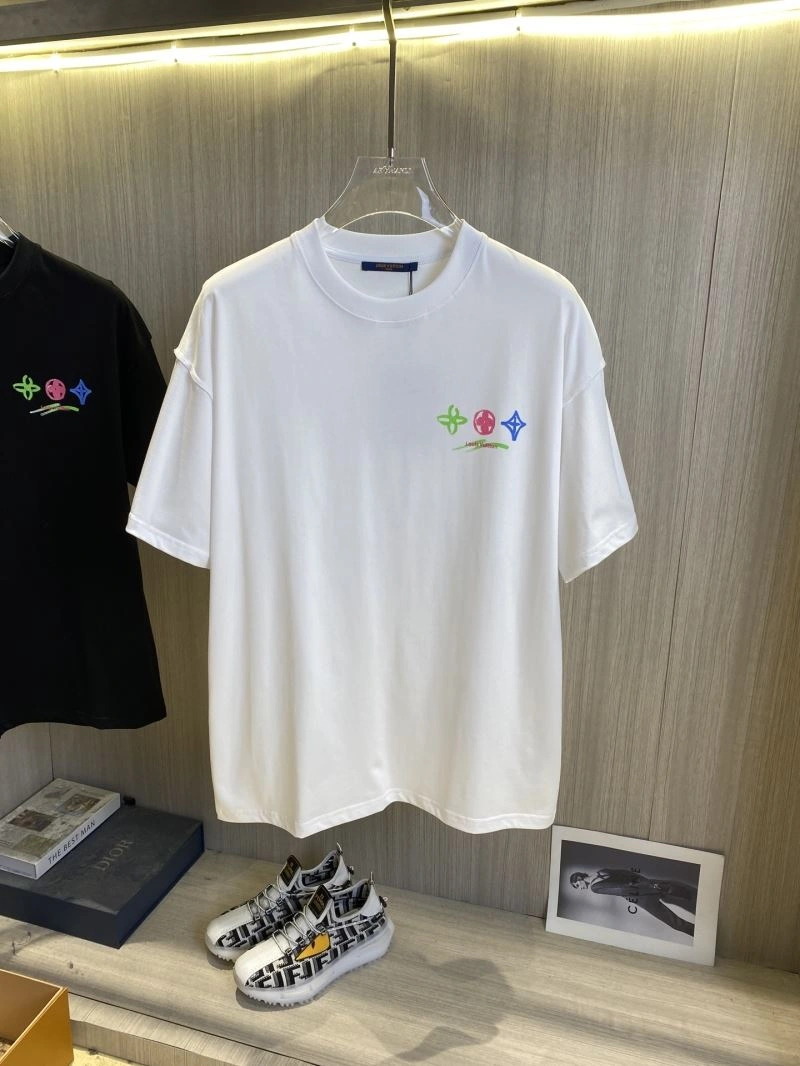 Trendsetting Louis Vuitton T-Shirts 135411