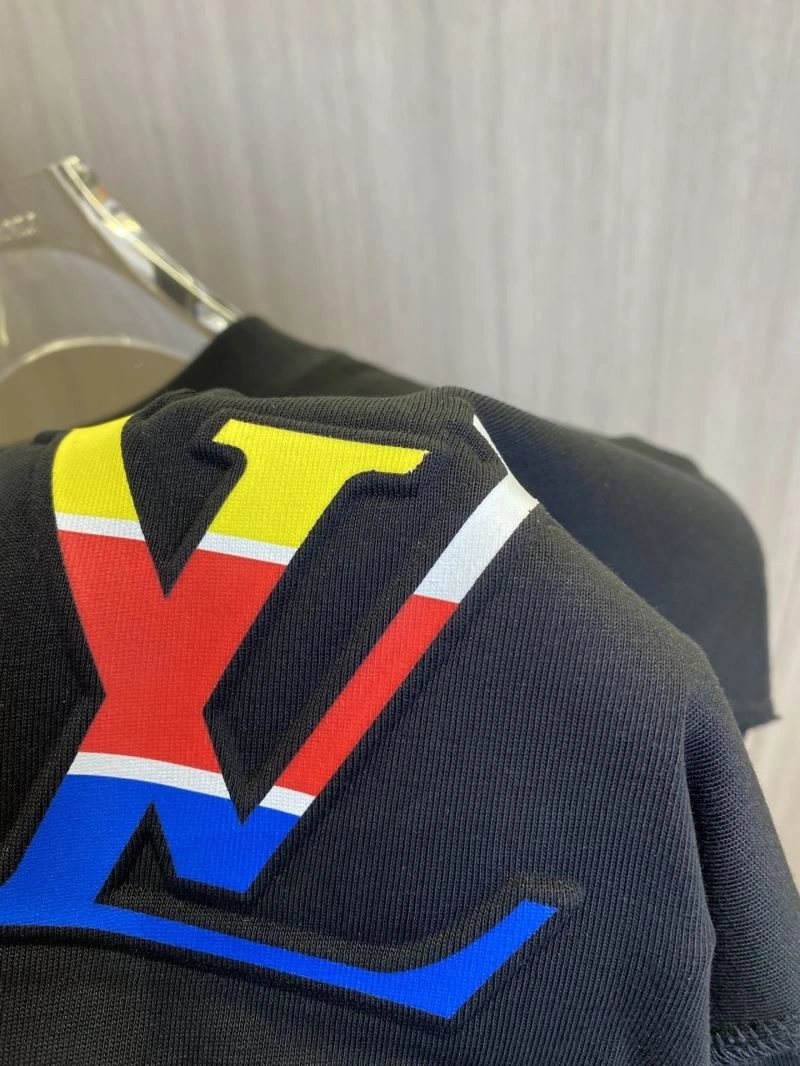 Louis Vuitton T-Shirts Bold 135414