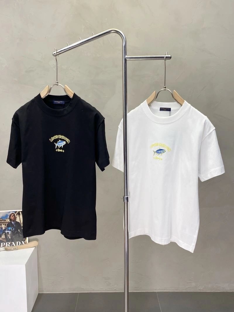 WeatherProof Louis Vuitton T-Shirts 135399