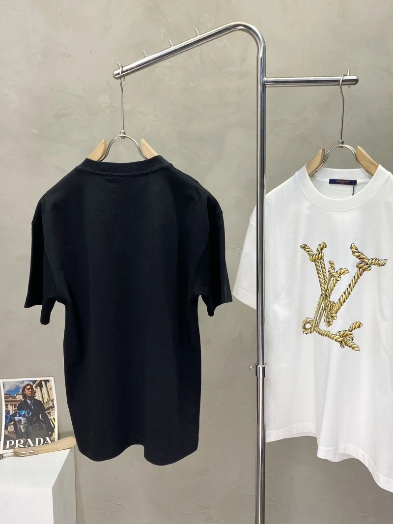 Tailored Louis Vuitton T-Shirts 135412