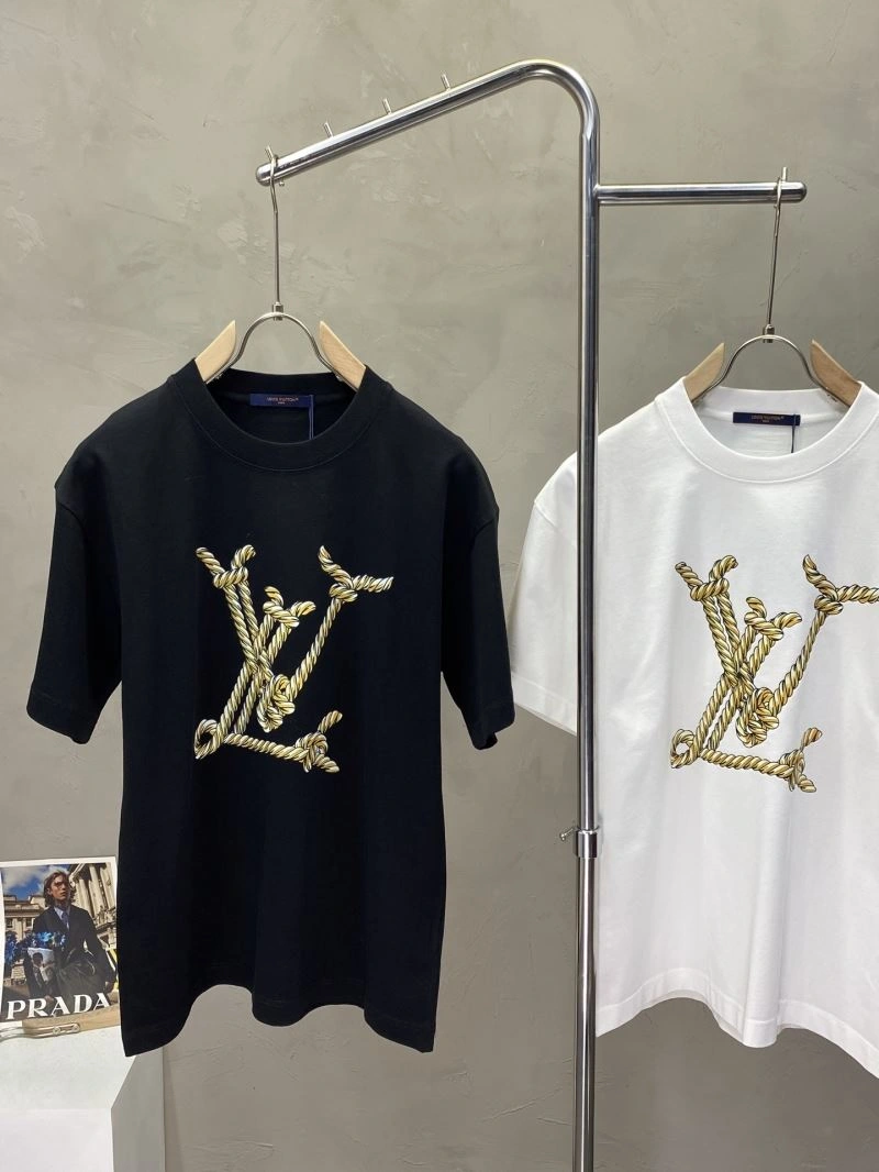 Tailored Louis Vuitton T-Shirts 135412