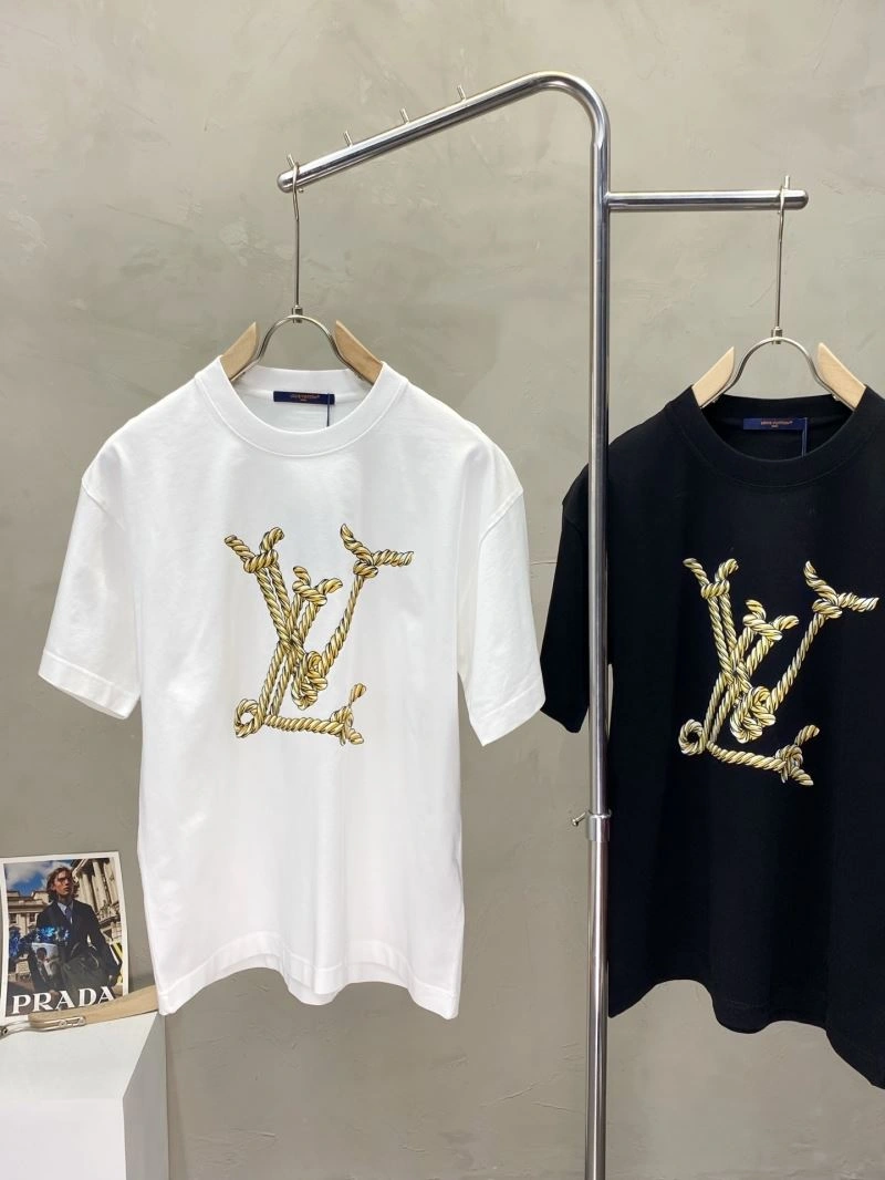 Tailored Louis Vuitton T-Shirts 135412