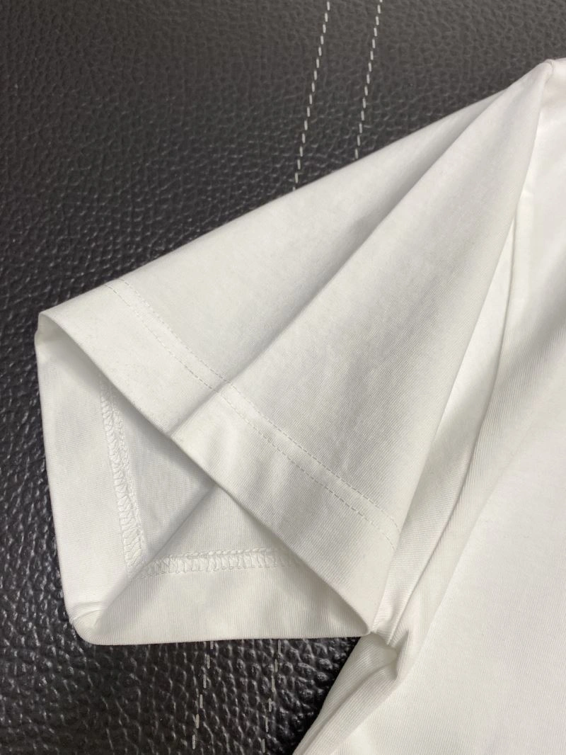 Tailored Louis Vuitton T-Shirts 135412