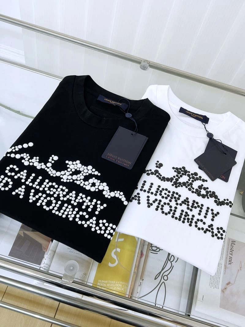 Louis Vuitton T-Shirts GoAnywhere 135409