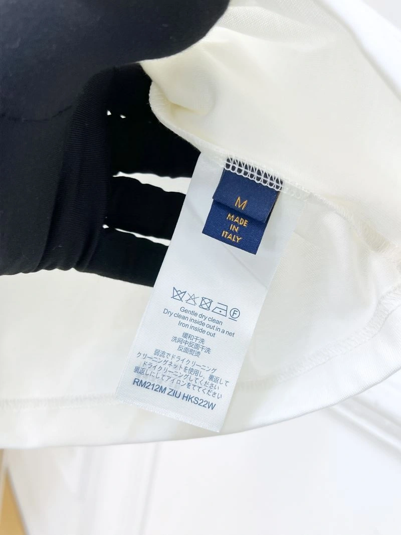 Attractive Louis Vuitton T-Shirts 135416