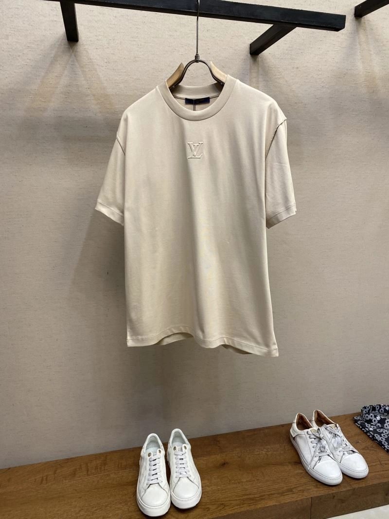 Louis Vuitton T-Shirts Neat 135395