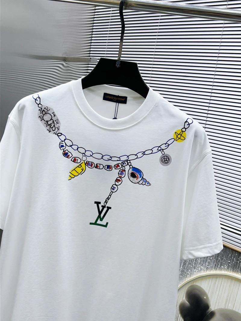 Lightweight Louis Vuitton T-Shirts 135388