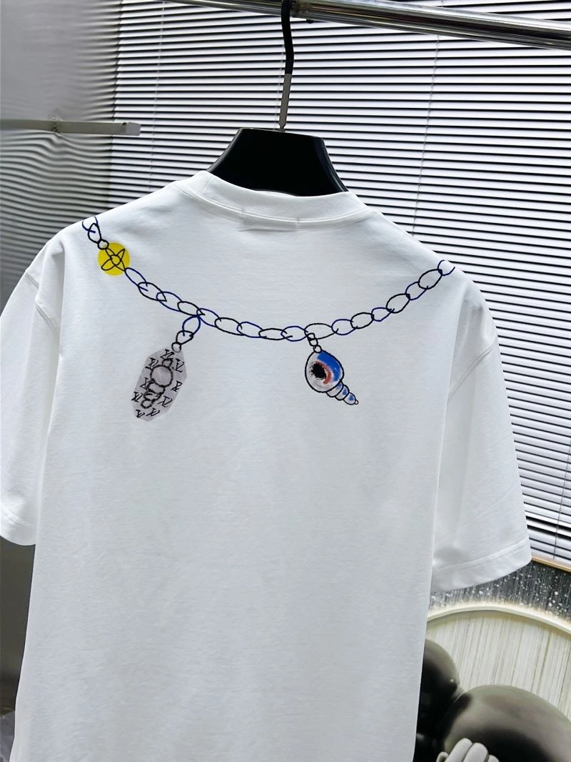 Lightweight Louis Vuitton T-Shirts 135388