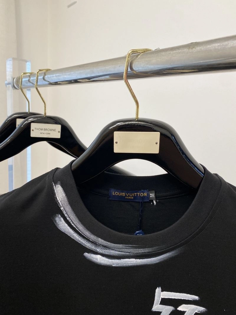 Louis Vuitton T-Shirts Durable 135369