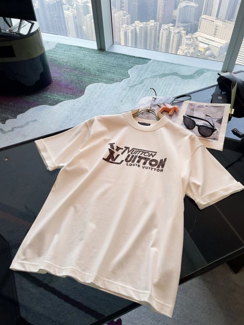 Durable Louis Vuitton T-Shirts 135380