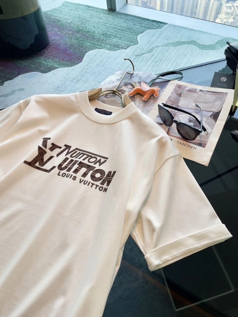 Durable Louis Vuitton T-Shirts 135380