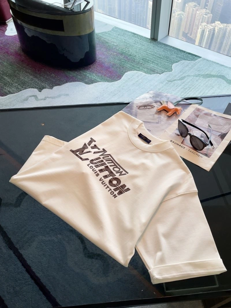 Durable Louis Vuitton T-Shirts 135380