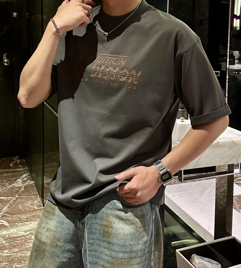 Casual Louis Vuitton T-Shirts 135383