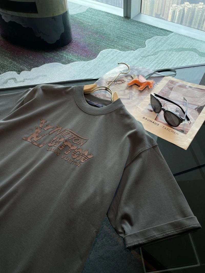 Casual Louis Vuitton T-Shirts 135383
