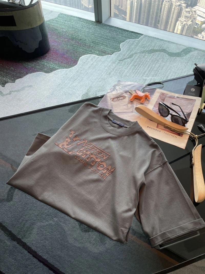 Casual Louis Vuitton T-Shirts 135383