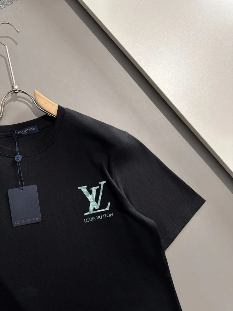 Lightweight Louis Vuitton T-Shirts 135384