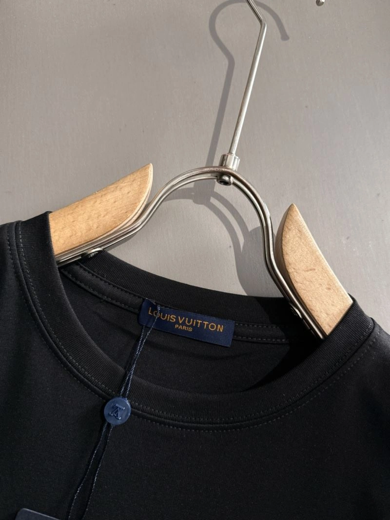 Lightweight Louis Vuitton T-Shirts 135384