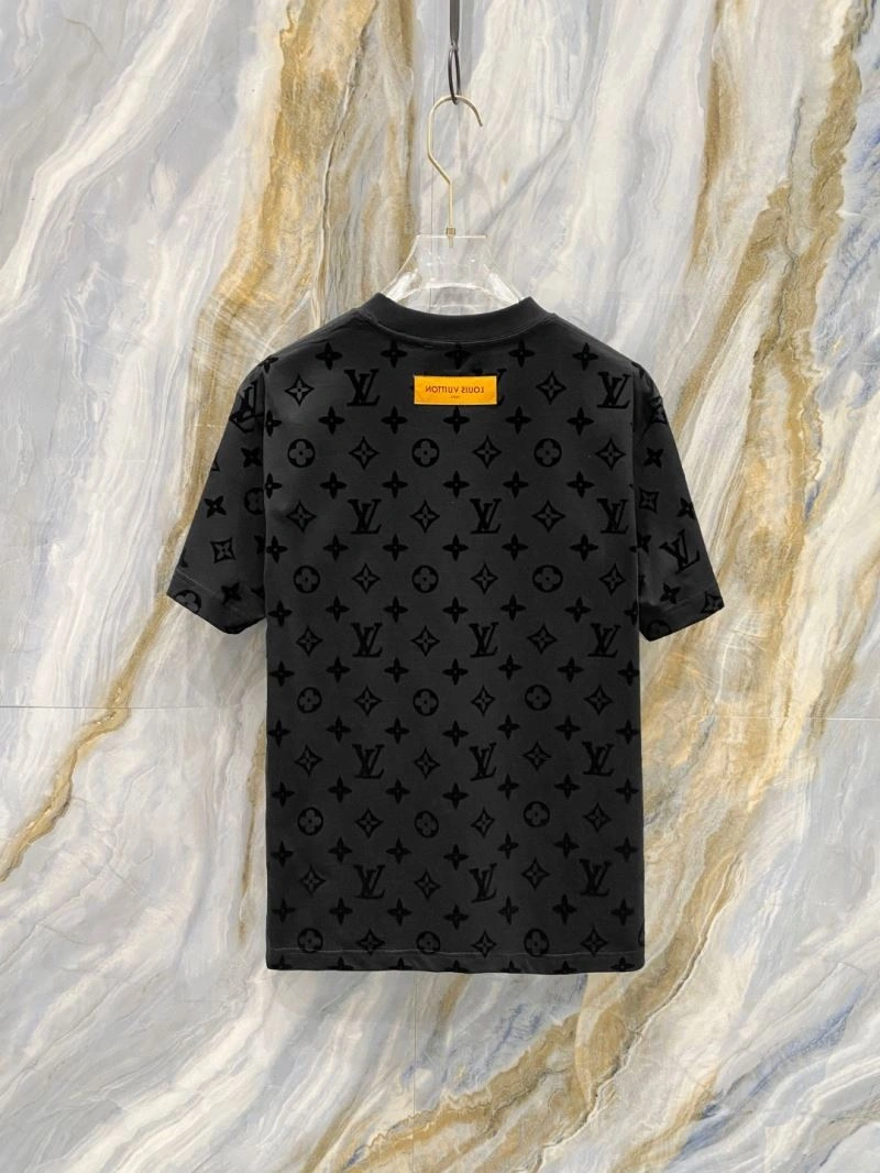 Snug Louis Vuitton T-Shirts 135375