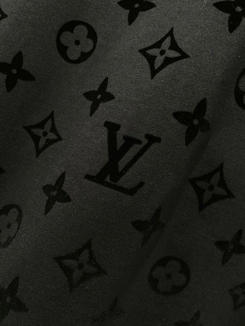 Snug Louis Vuitton T-Shirts 135375